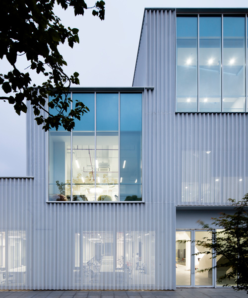 schmidt hammer lassen transforms shanghai office building into incubator for start-ups