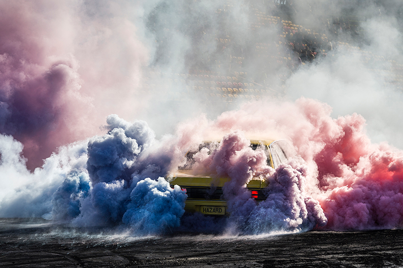 simon-davidson-burnouts-car-photography-designboom-01