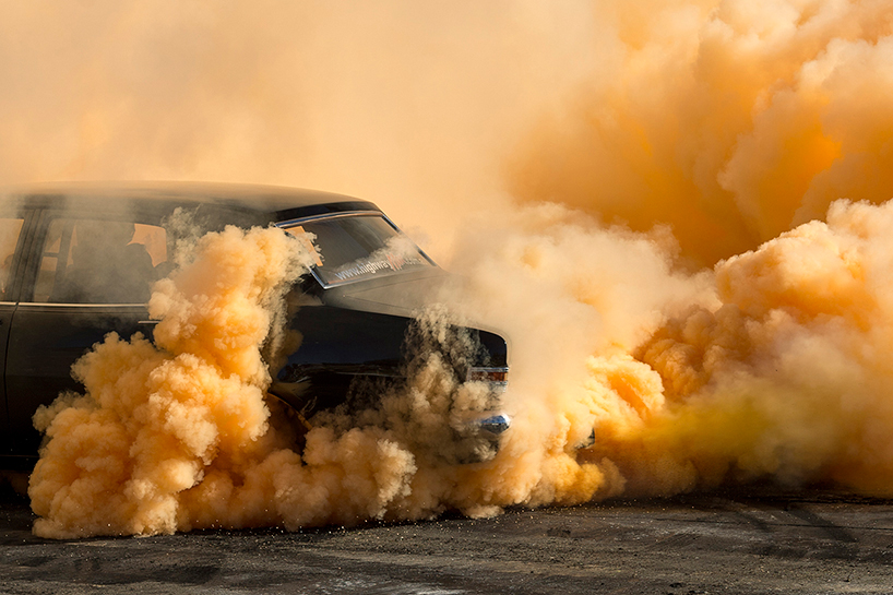 simon-davidson-burnouts-car-photography-designboom-02