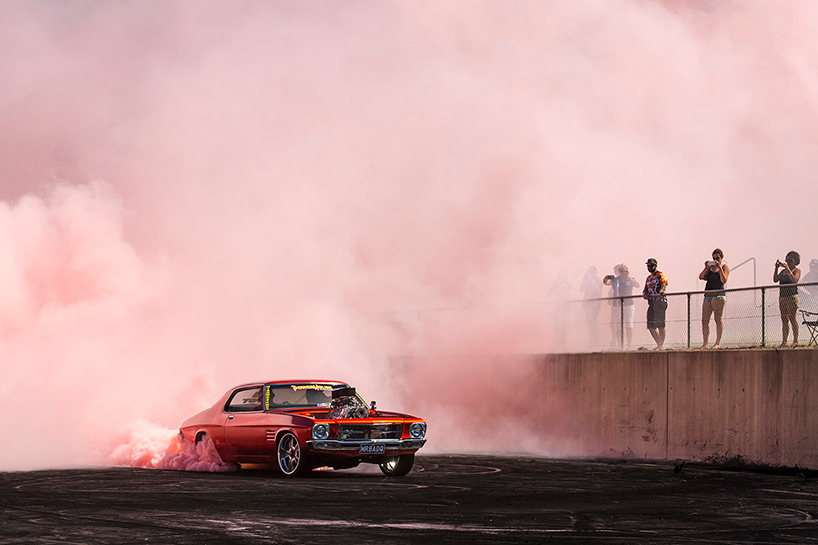 simon-davidson-burnouts-car-photography-designboom-02