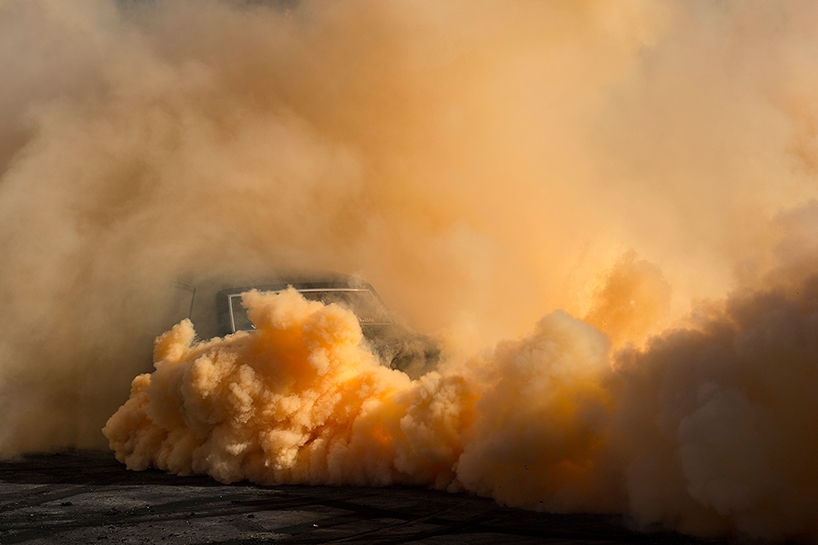 simon-davidson-burnouts-car-photography-designboom-02