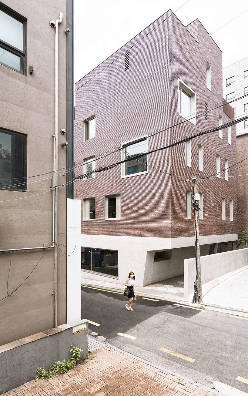 stocker-lee-architetti-nonhyun-101-1-offices-apartments-seoul-south-korea-designboom-02