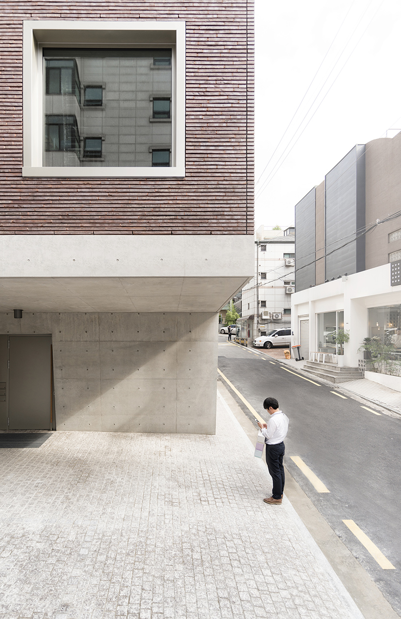 stocker-lee-architetti-nonhyun-101-1-offices-apartments-seoul-south-korea-designboom-02