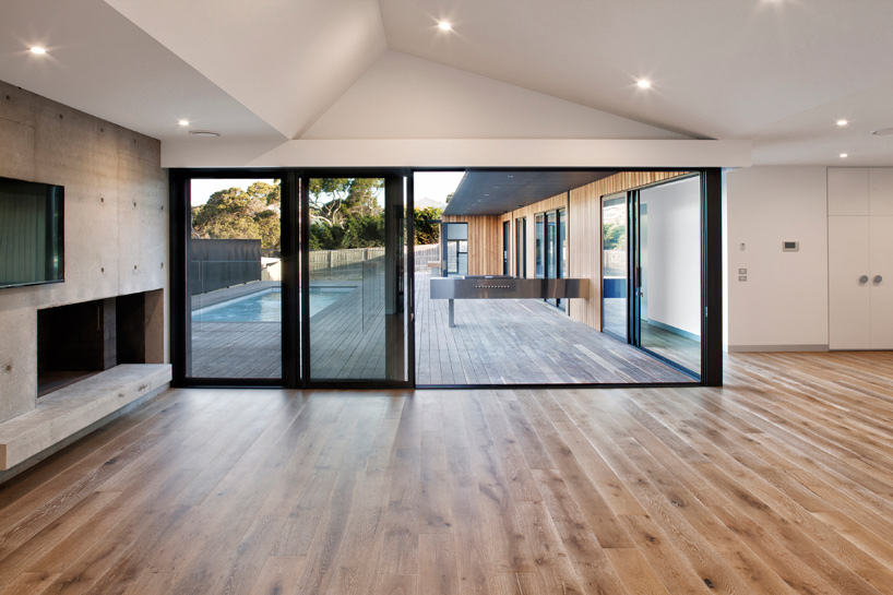 vibe-design-group-sorrento-house-1-melbourne-designboom-03
