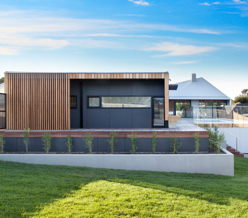 vibe-design-group-sorrento-house-1-melbourne-designboom-03