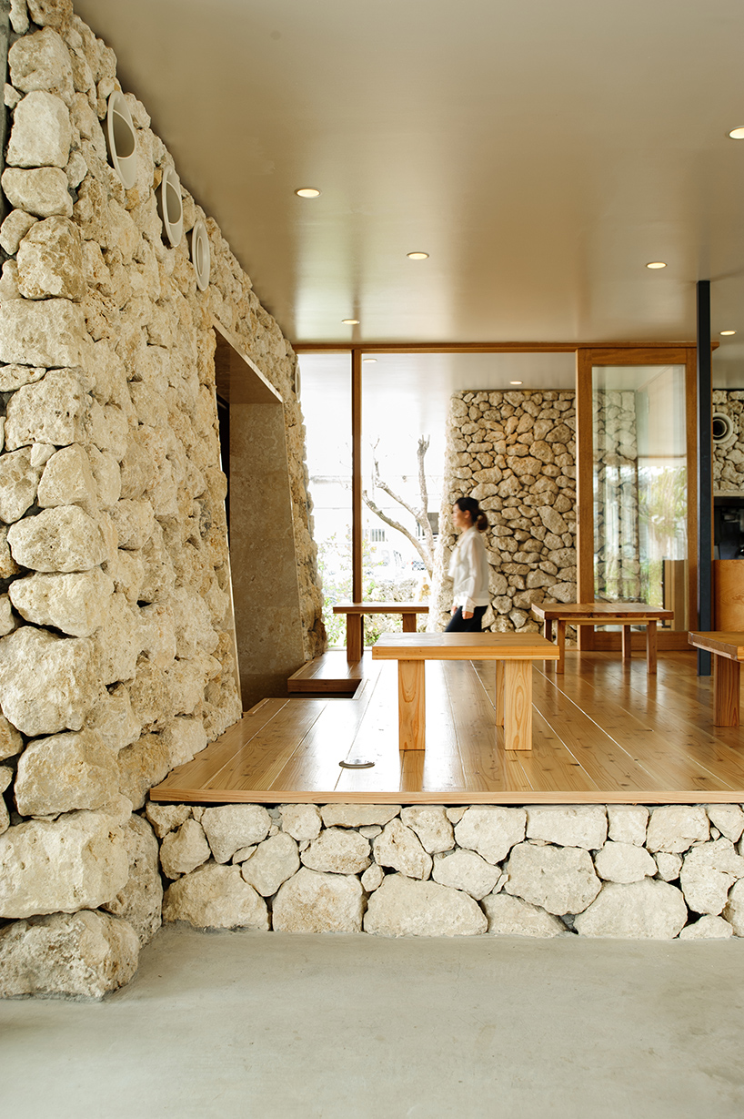yamazaki-kentaro-design-workshop-itoman-gyomin-shokudo-restaurant-okinawa-japan-designboom-02