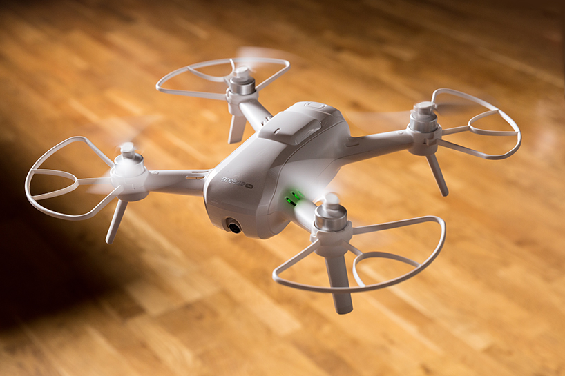 compact yuneec breeze 4K selfie drone offers UHD imagery