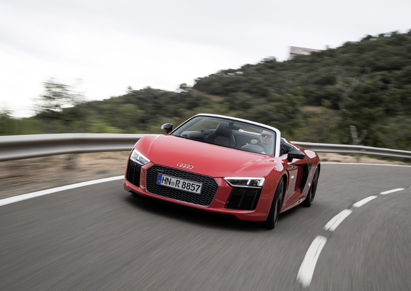 AUDI R8 Spyder V10 designboom