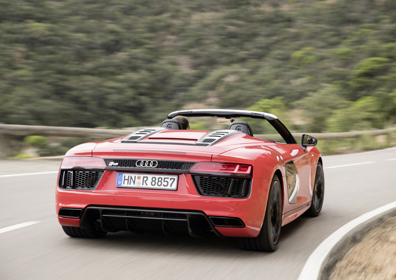 AUDI R8 Spyder V10 designboom
