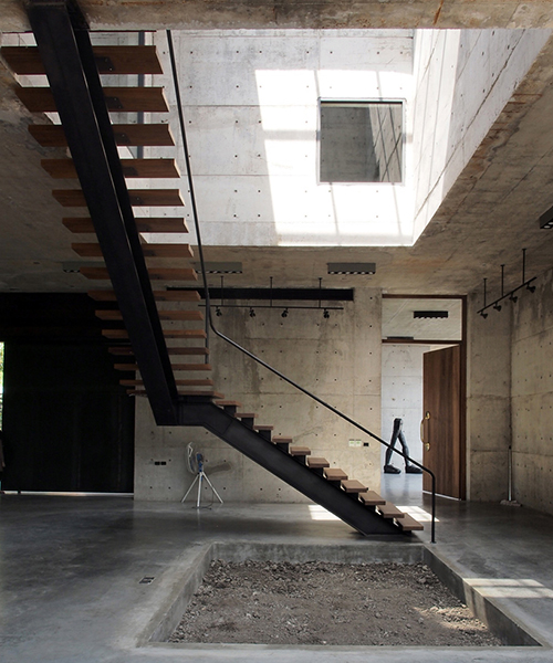 ASWA's solid concrete studio + gallery in thailand is surprisingly sunny