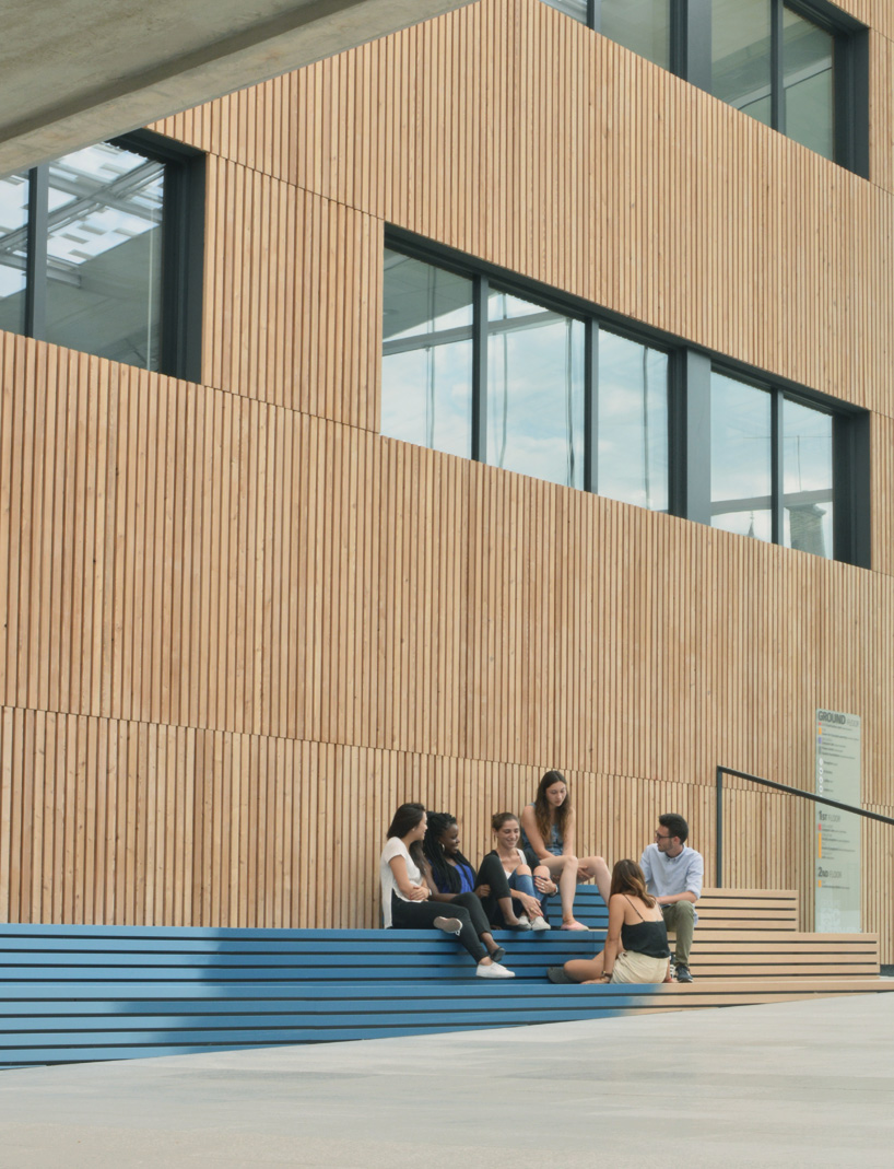scau-js-l-troyes-business-school-france-designboom-04
