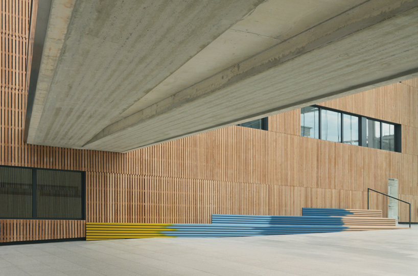 scau-js-l-troyes-business-school-france-designboom-04
