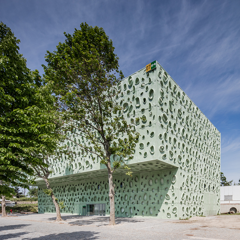 claudio-vilarinho-ibs-institute-of-science-and-innovation-for-bio-sustainability-portugal-designboom-02