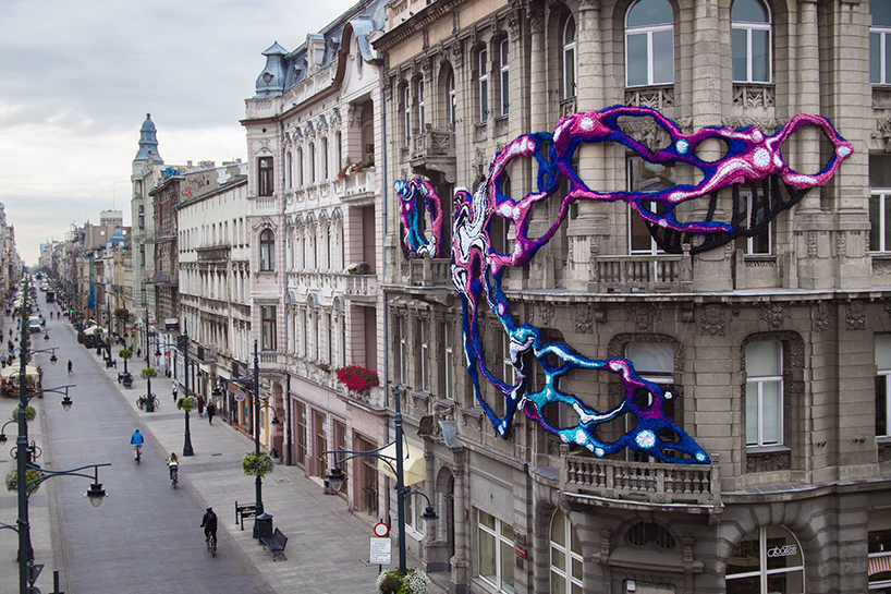 crystal-wagner-hyperbolic-lodz-murals-designboom-01