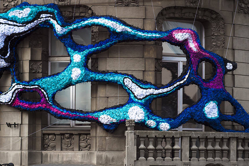 crystal-wagner-hyperbolic-lodz-murals-designboom-02