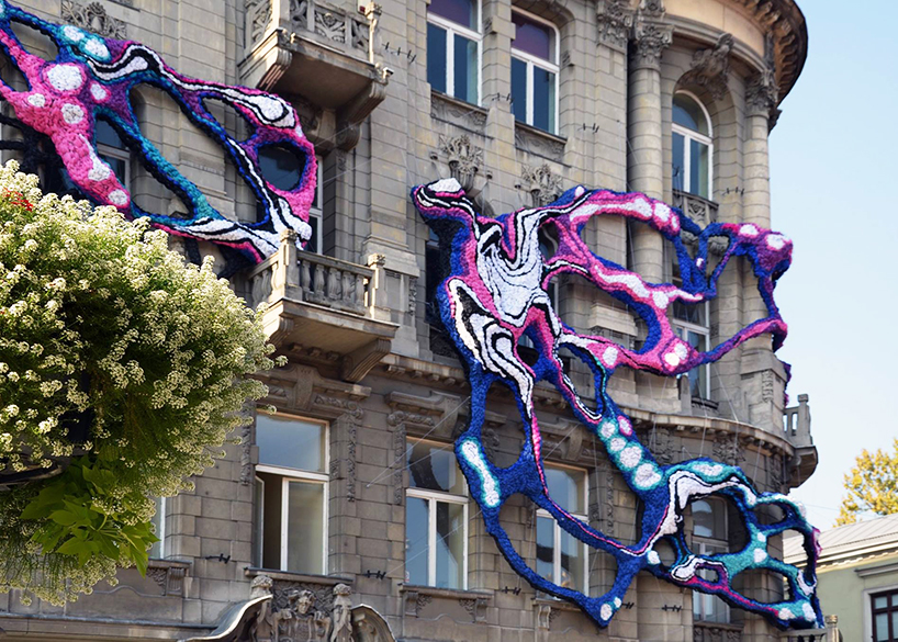 crystal-wagner-hyperbolic-lodz-murals-designboom-015