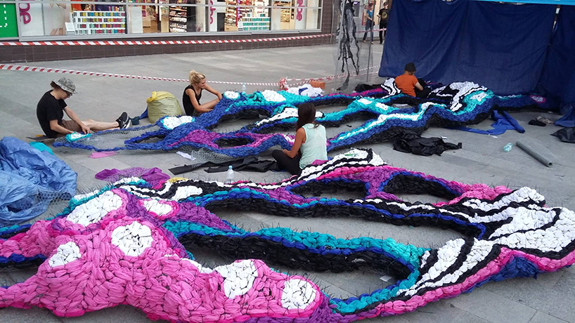 crystal-wagner-hyperbolic-lodz-murals-designboom-016