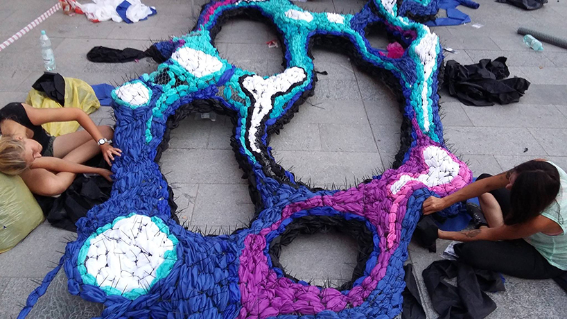 crystal-wagner-hyperbolic-lodz-murals-designboom-017