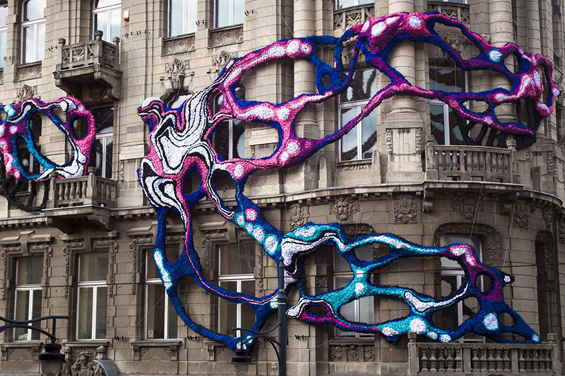 crystal-wagner-hyperbolic-lodz-murals-designboom-02