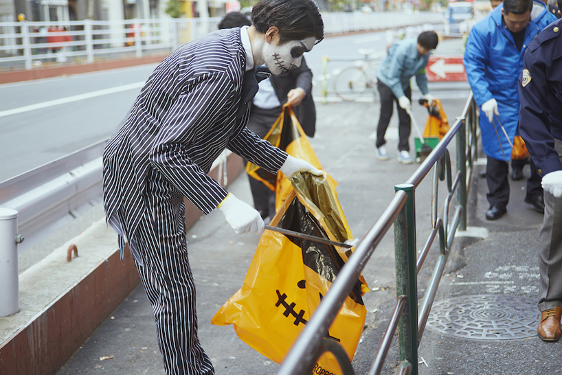 dentsu's jack-o'-lantern trash bags win g-mark japan GOOD DESIGN award