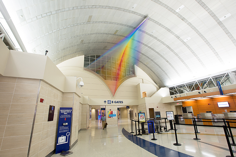 gabriel-dawe-plexus-c18-san-antonio-airport-designboom-02