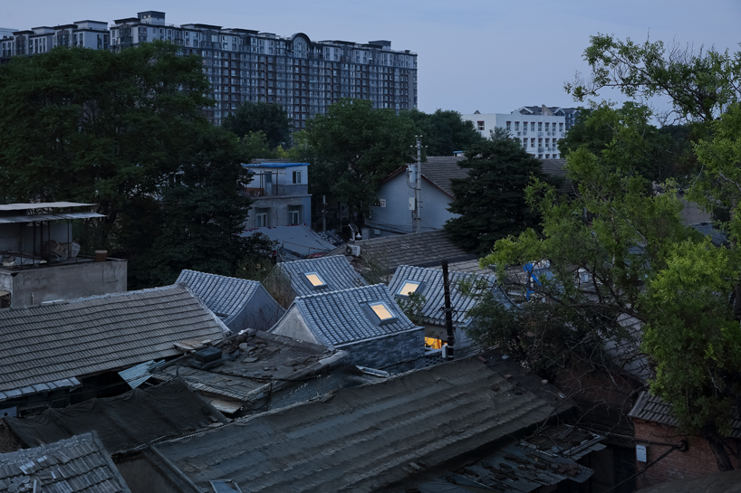 tao trace architecture office split courtyard house beijing design week designboom