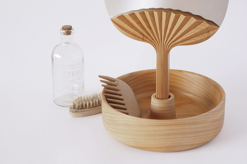 ilaria innocenti giorgio laboratore self portrait mirror portego biennale interieur designboom