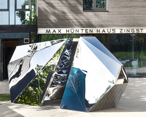 mattia paco rizzi distorts reality with TAUMASCOPIO installation