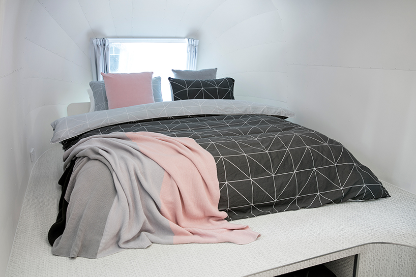 notel-melbourne-airstreams-hotel-designboom-02