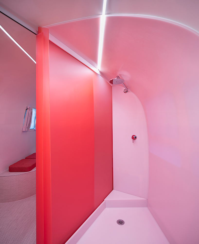 notel-melbourne-airstreams-hotel-designboom-02