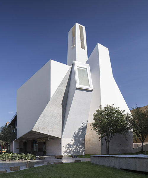 crystalline projections define moneo brock-designed church in monterrey