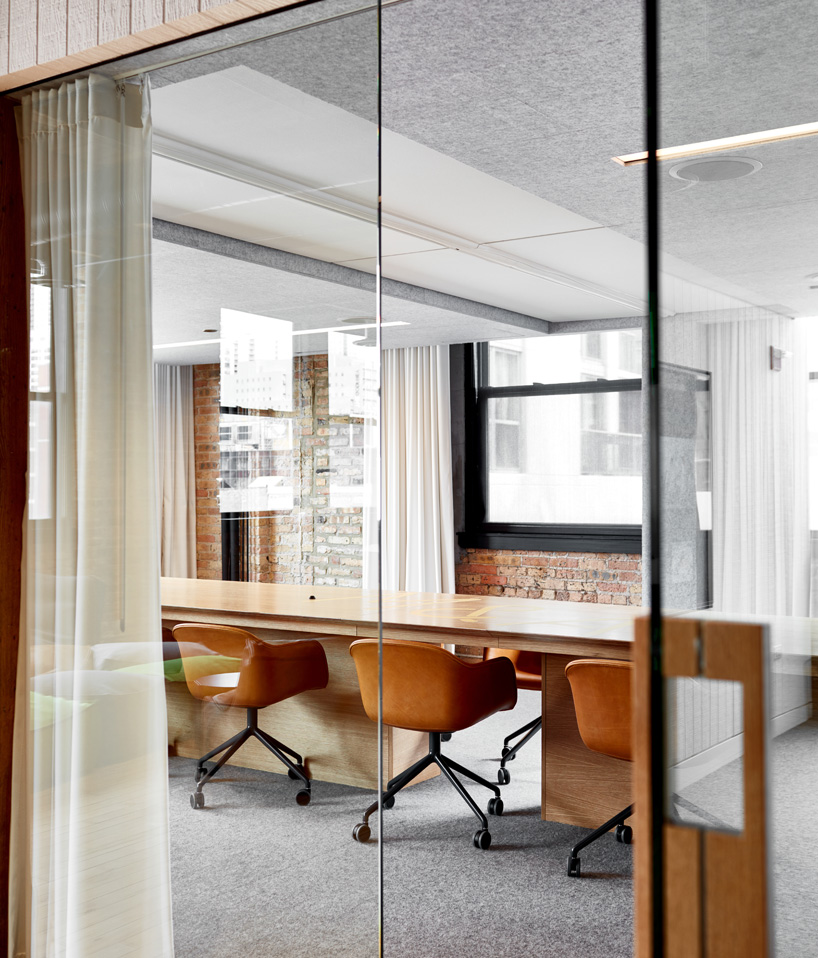 those-architects-ansarada-office-chicago-designboom-05