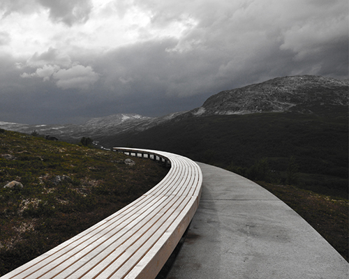 LJB arkitektur builds a 'floating' mountain path + oak bench at vedahaugane, norway
