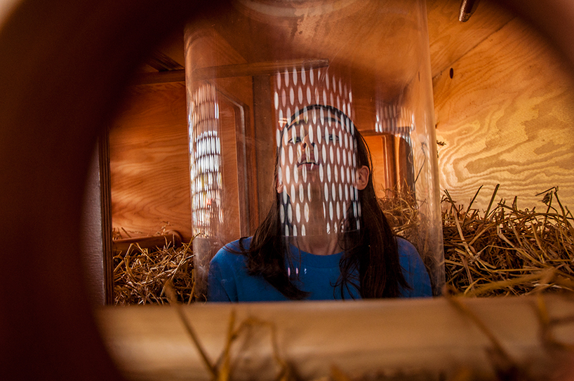 ufo-chicken-coup-jakub-szczesny-szcz-designboom-02