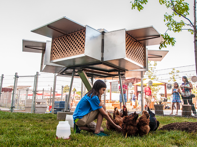 ufo-chicken-coup-jakub-szczesny-szcz-designboom-02