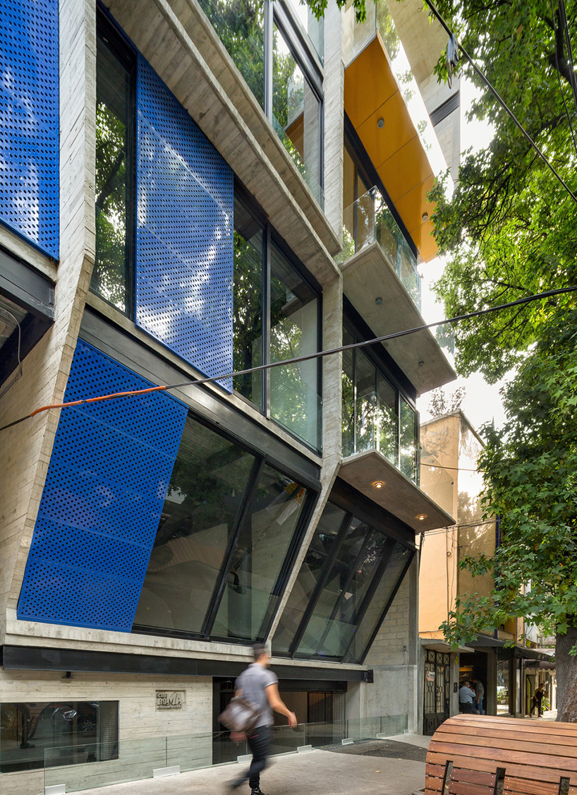 arqmov-workshop-coliroma-cientoveinteocho-mexico-city-designboom-02