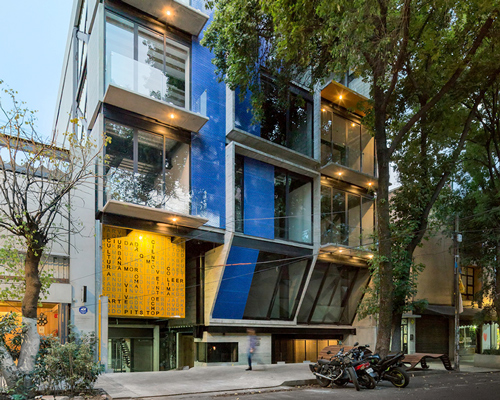 arqmov workshop forms residential block in mexico city from concrete cubes