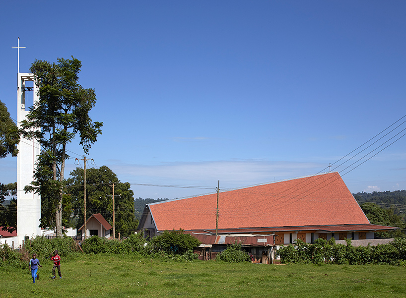 john-mcaslan-partners-sacred-heart-cathedral-of-kericho-kenya-designboom-02