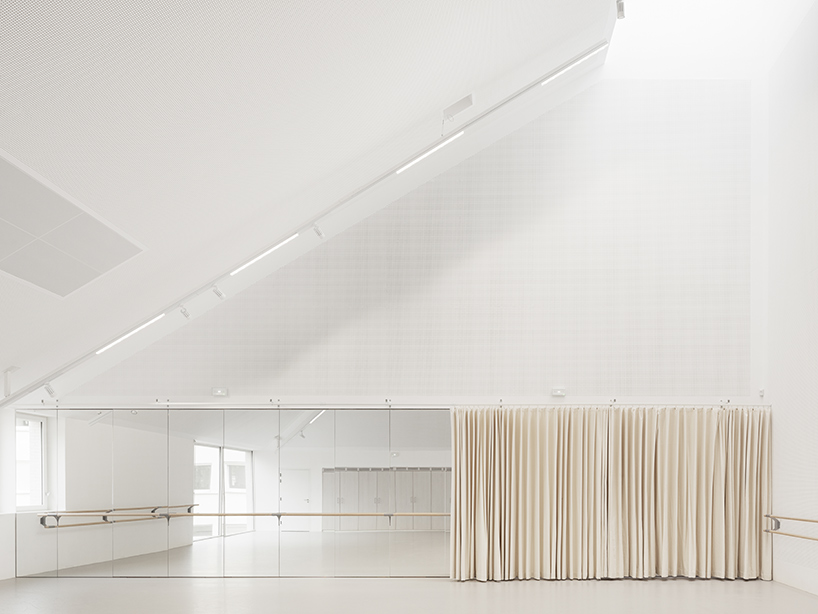 joly-loiret-dance-and-music-rooms-versailles-france-designboom-04