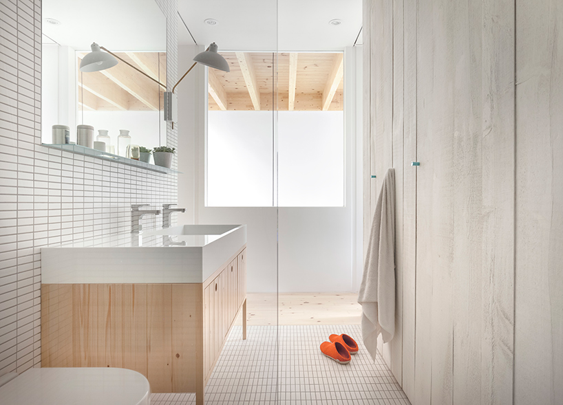 la-shed-arhcitecture-maison-clark-canada-designboom-06