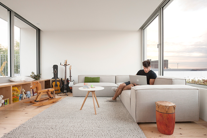 la-shed-arhcitecture-maison-clark-canada-designboom-06