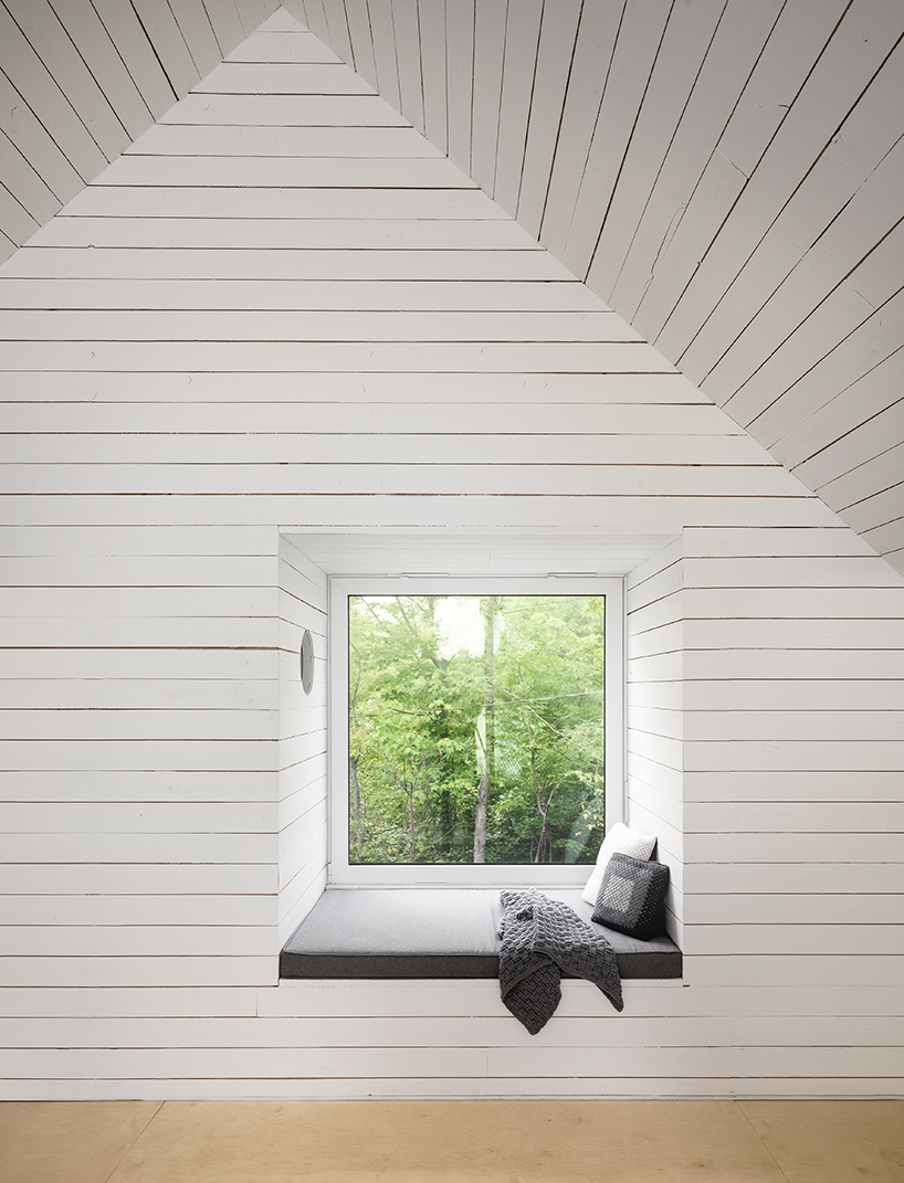 la-shed-architecture-chalet-de-la-plage-designboom-05