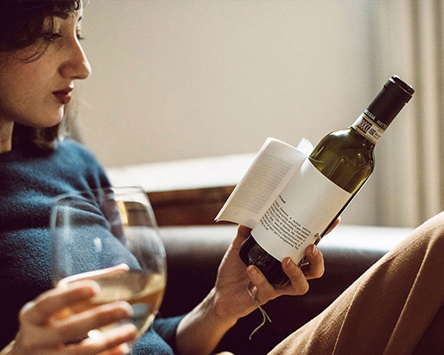 'librottiglia' by reverse innovation are short stories to be enjoyed by the glass