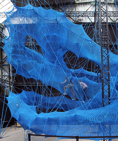 numen/for use constructs an inhabitable, centipede-shaped 'tube' in cologne