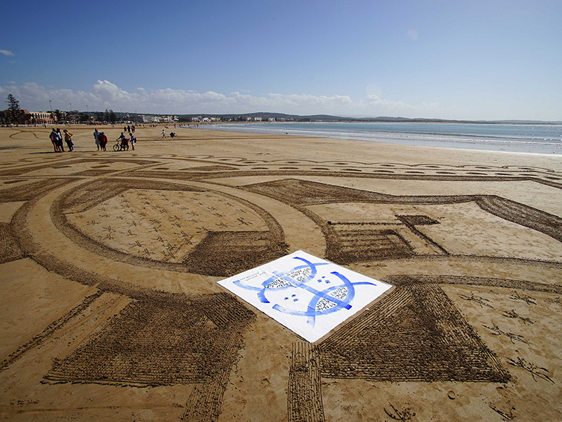 sam-dougados-sand-art-designboom-08