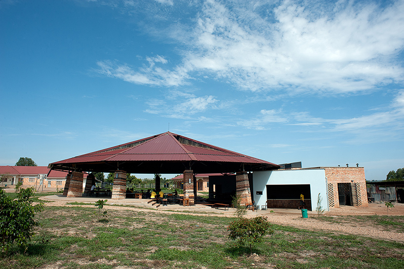 studio-fh-architects-multipurpose-hall-at-st-bernards-secondary-school-mannya-uganda-designboom-01