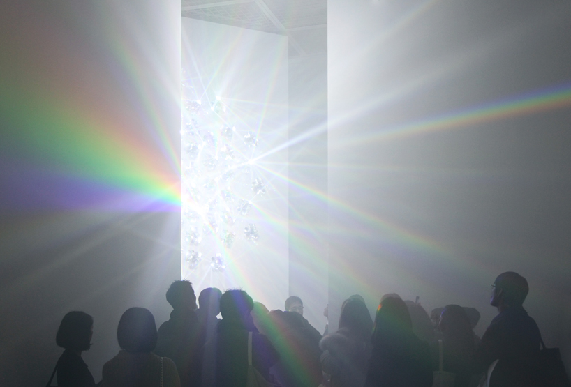 tokujin-yoshioka-shiseido-gallery-spectrum-tokyo-designboom-01