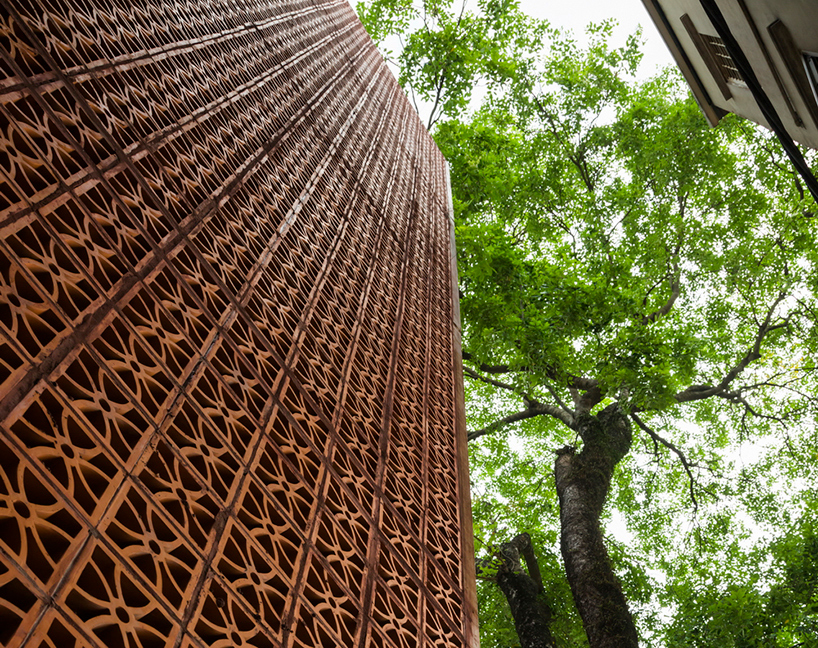 vo-trong-nghia-architects-nanoco-panasonic-lighting-showroom-hanoi-designboom-04