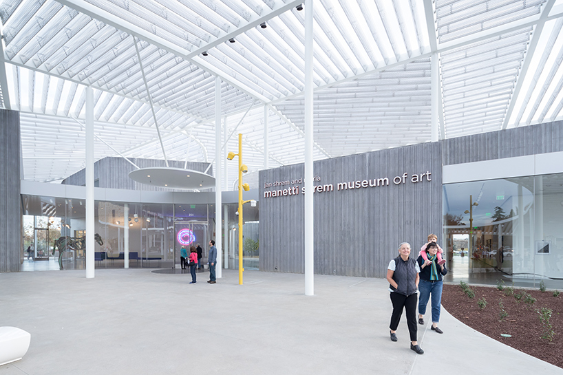 so-il-exhibtion-manetti-shrem-museum-of-art-iwan-baan-california-designboom-01