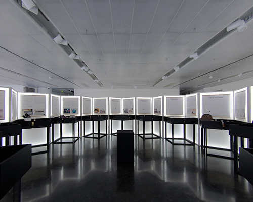 ARCHIEE's pleat luster scenography at maison de la culture du japon in paris